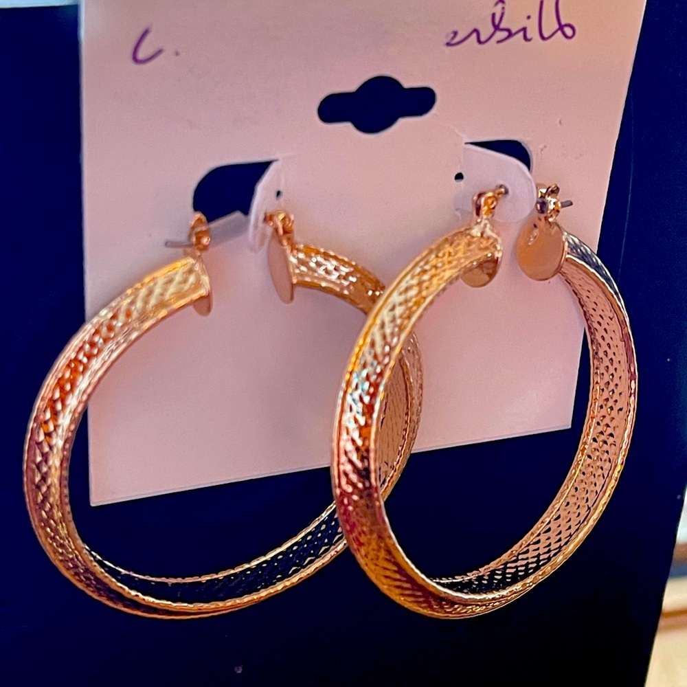 Gloria Vanderbilt gold colored hoop earrings